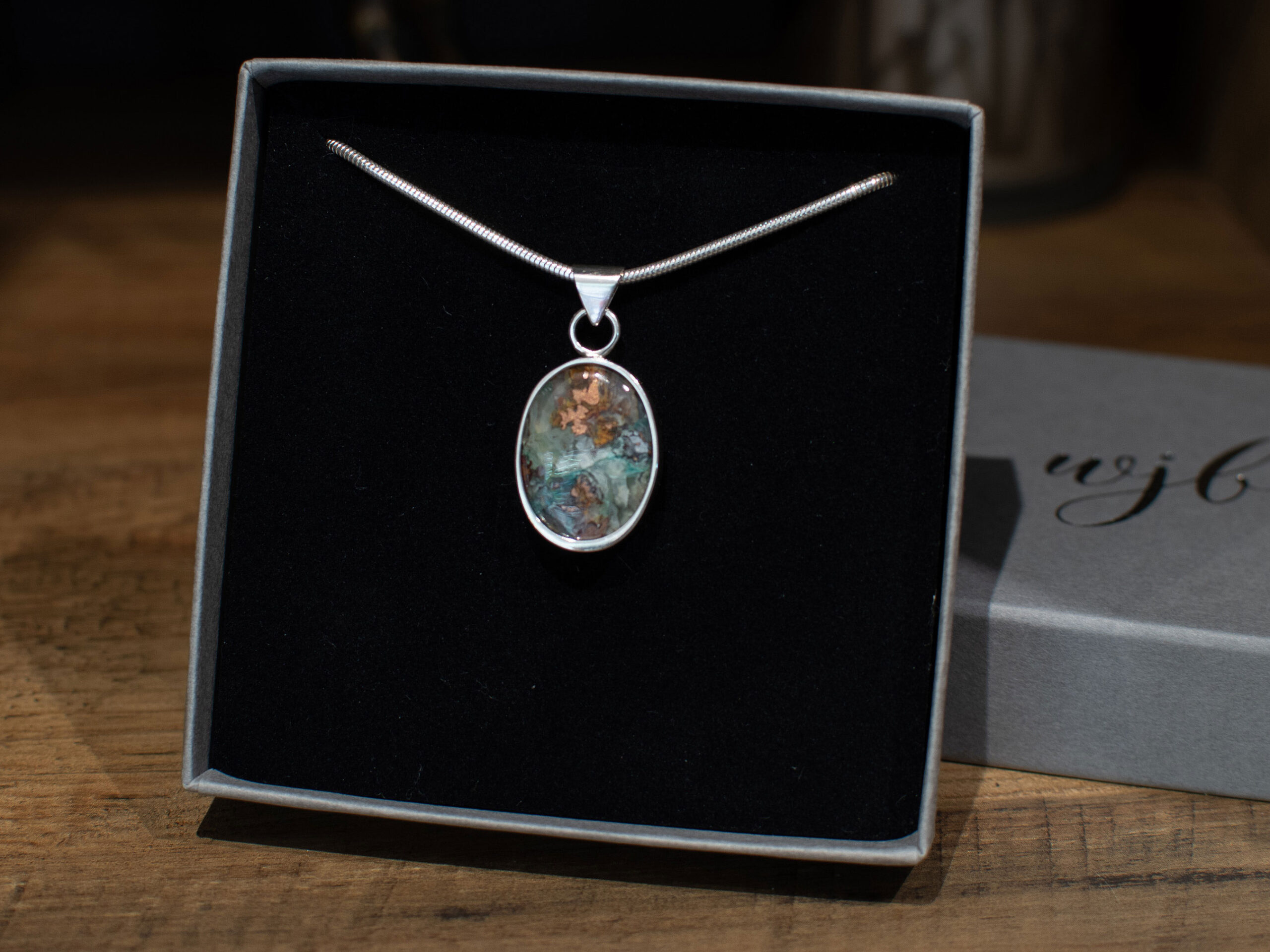 WBR-94-01-Product-Image-Etsy-Box Oval Copper Gemstone Pendant - in box